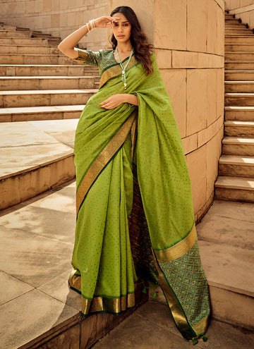Green Woven Bandhej Saree In Handloom Silk